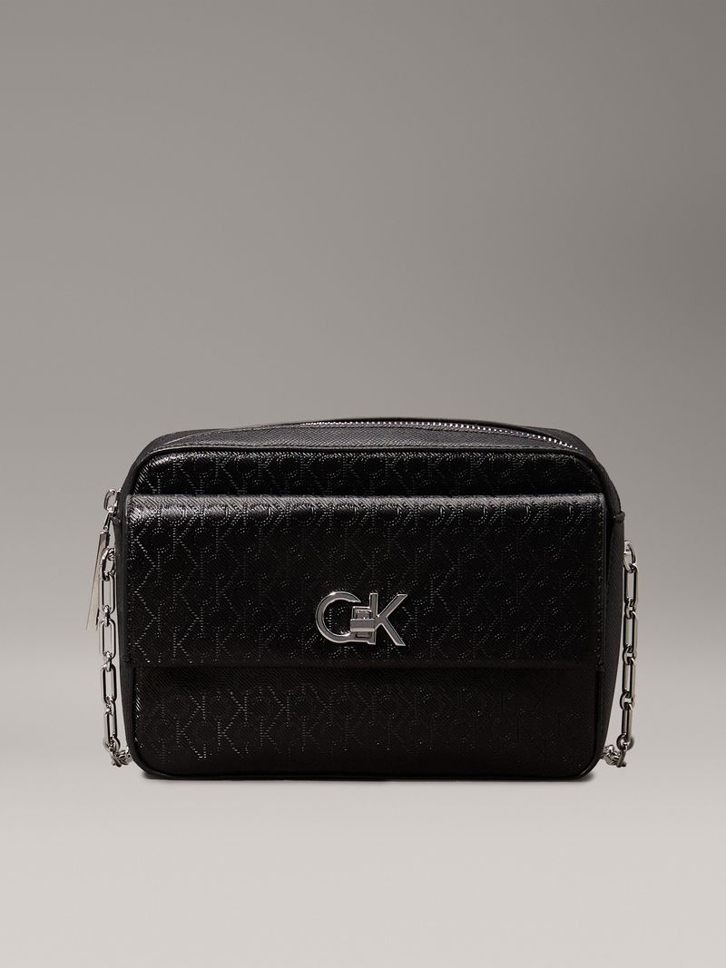 bolso-negro-cruzado-monograma