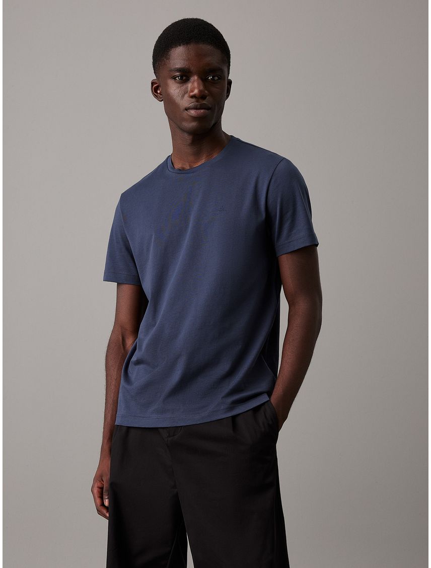 Camiseta negra de algodón con parche de goma