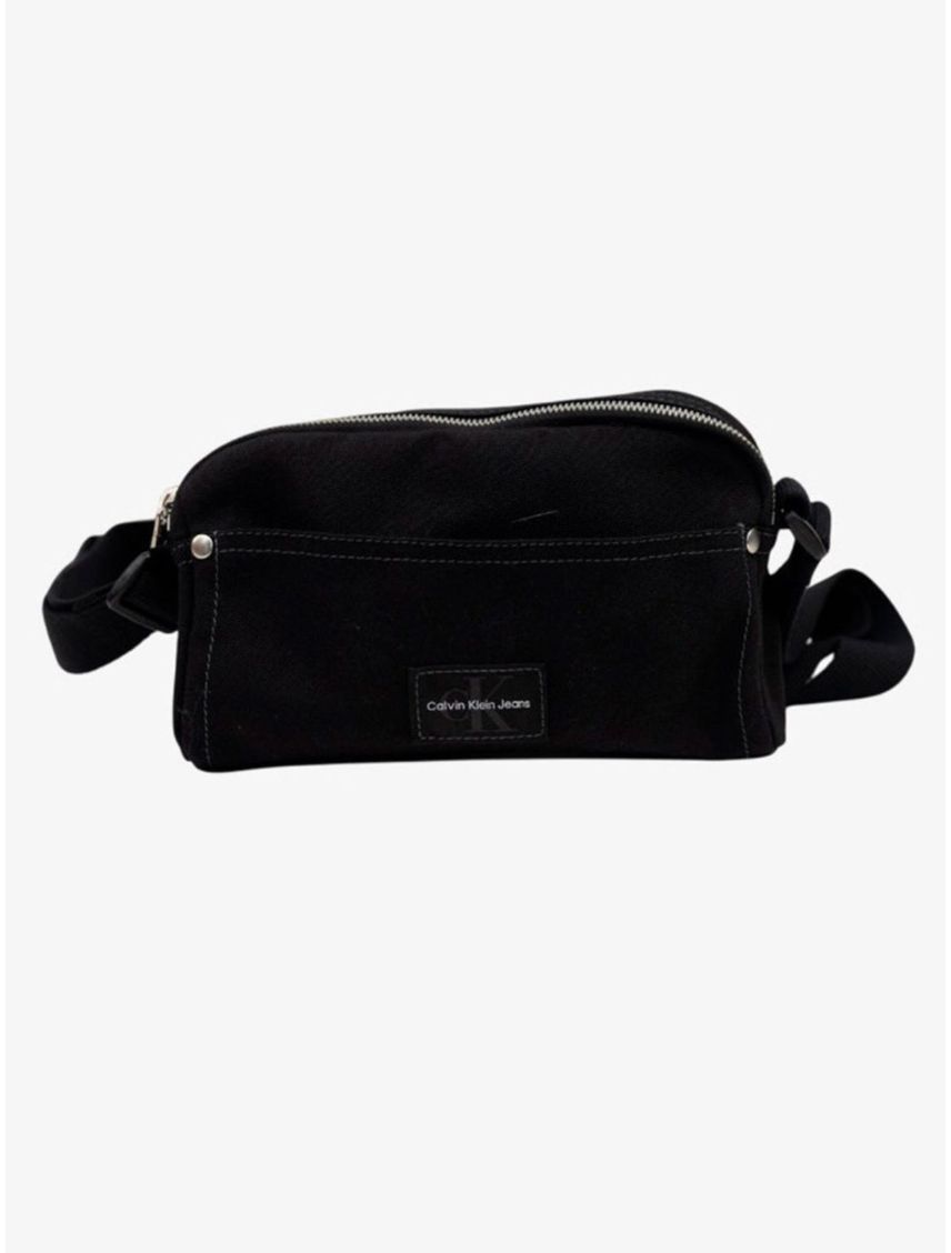 Bolso negro de lona con parche de logo