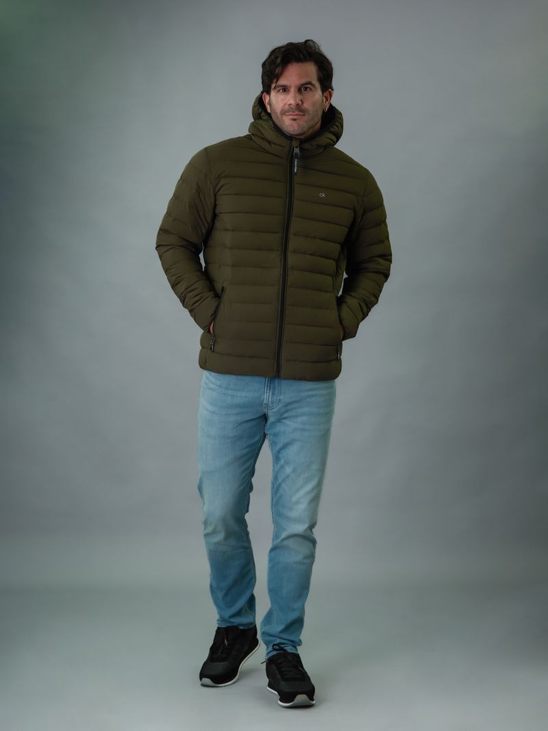 chaqueta-verde-acolchada-capota
