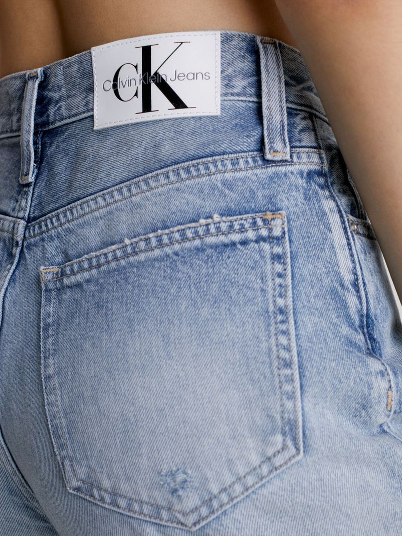 label-3