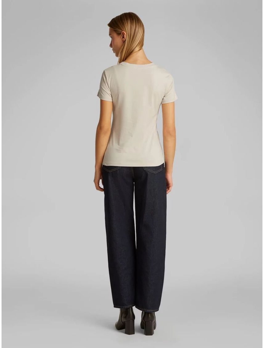 Camiseta blanca slim con logo