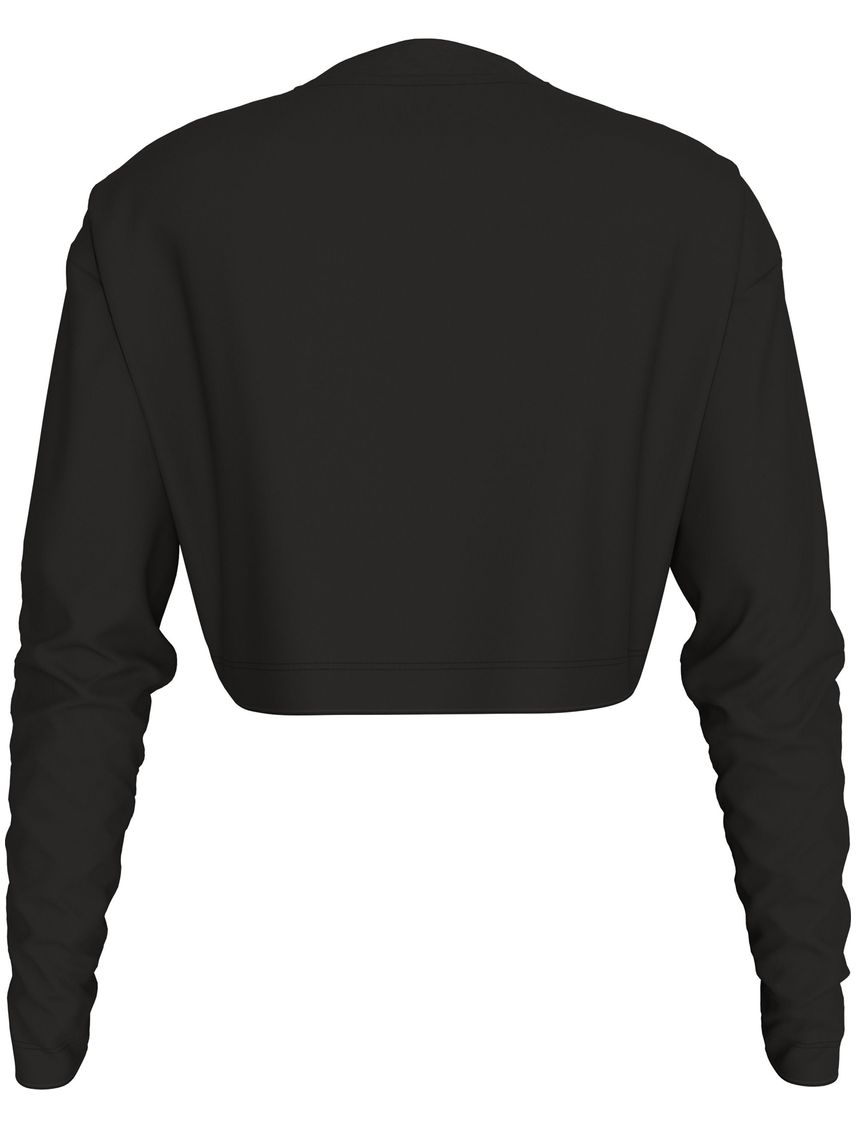 Camiseta negra croppe e manga larga