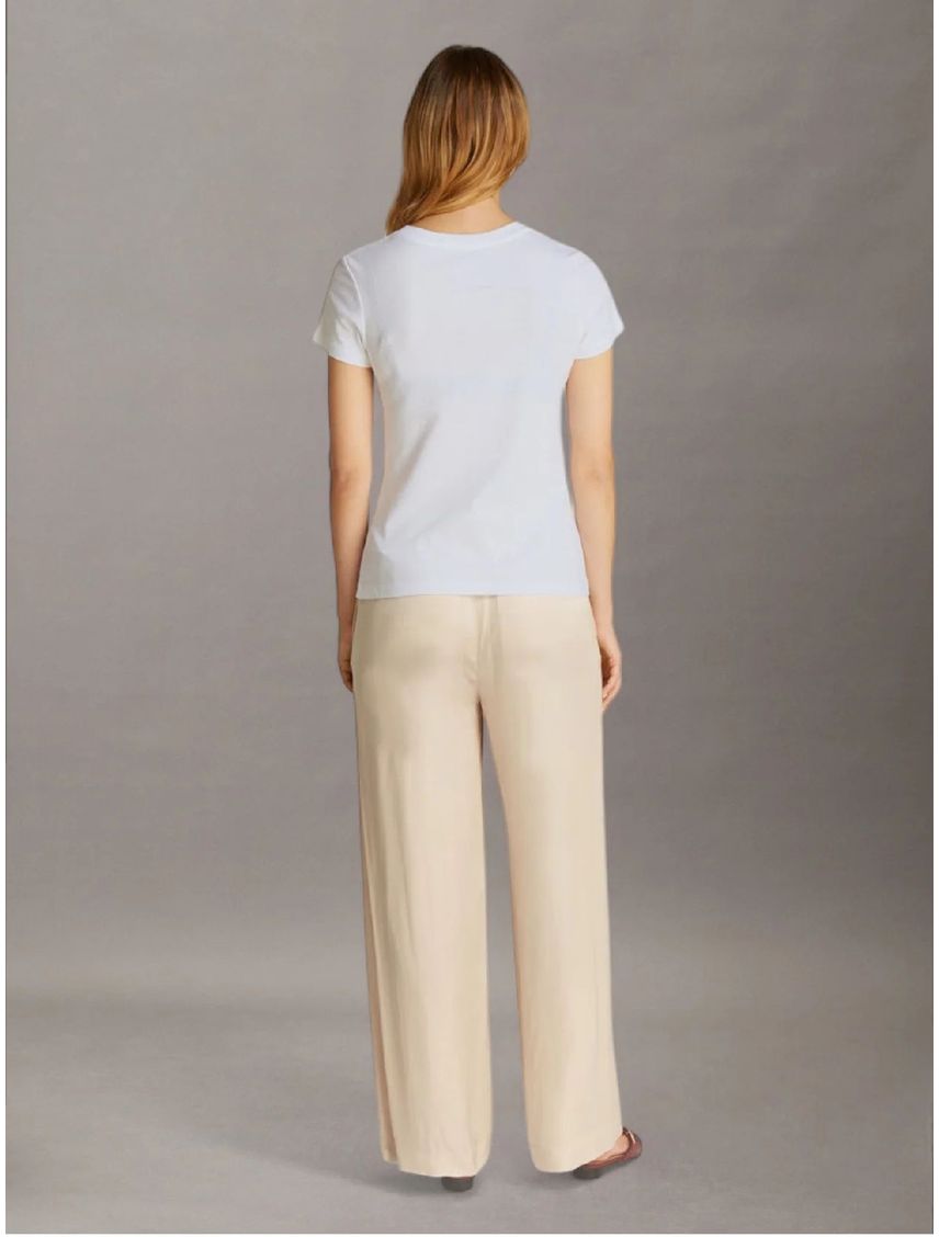 Camiseta blanca slim con logo