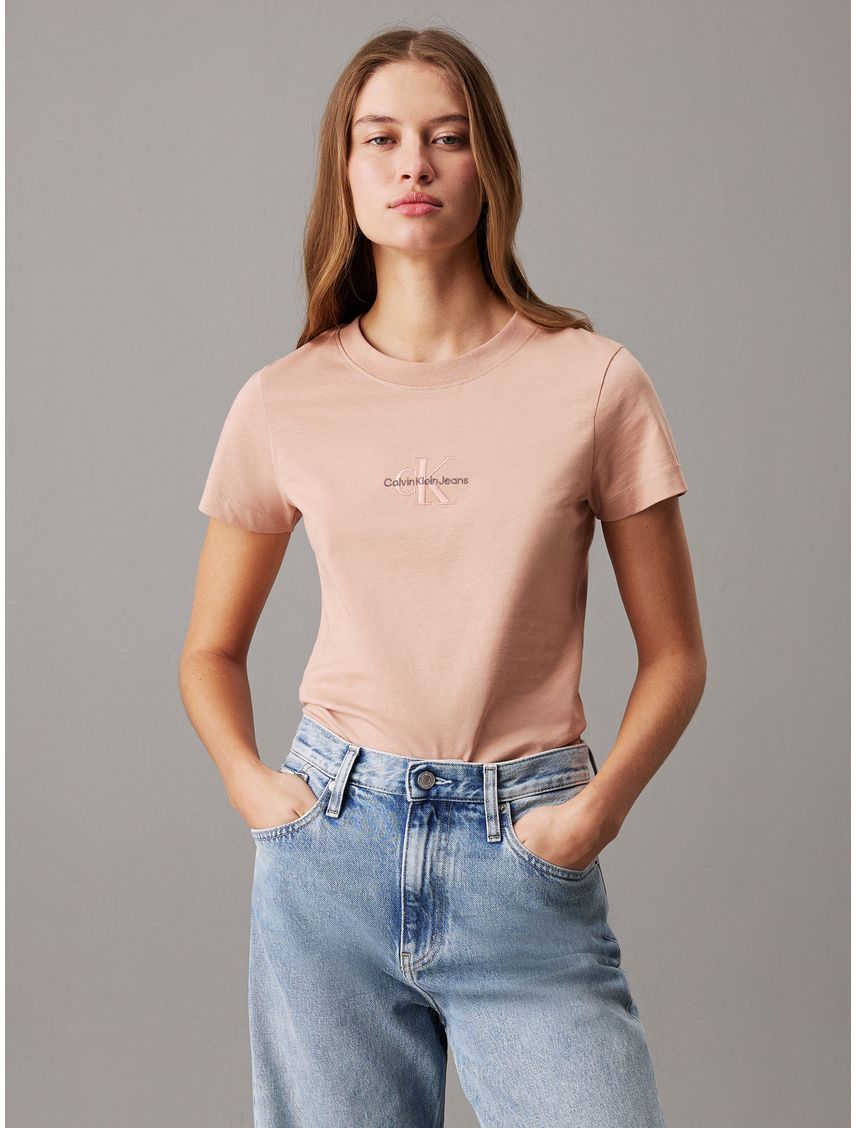 Camiseta beige slim con logotipo tonal