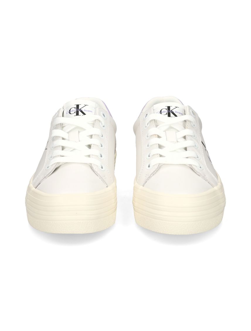 Tenis blanco de plataforma de cuero