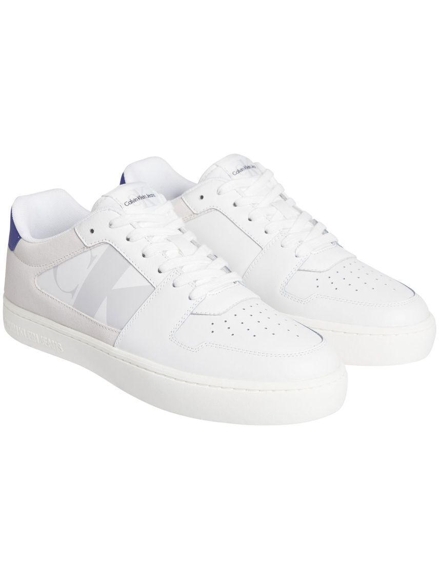 Tenis blanco clásicos con detalle de gamuza