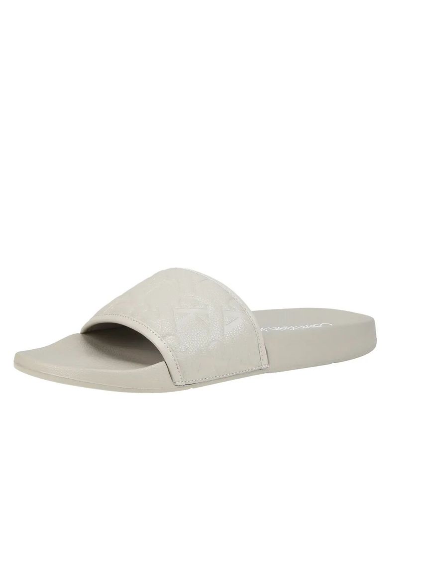 Sandalia gris con monograma