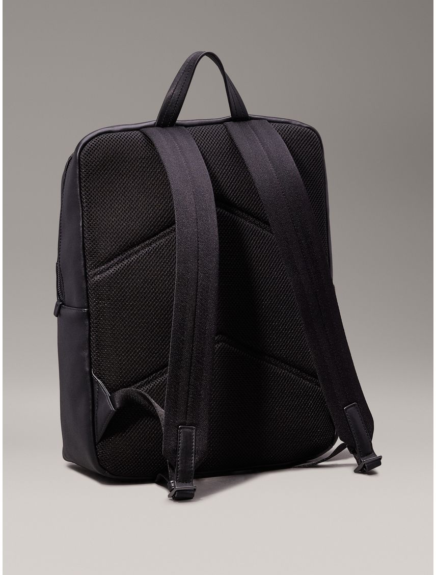 Morral negro cuadrado essential