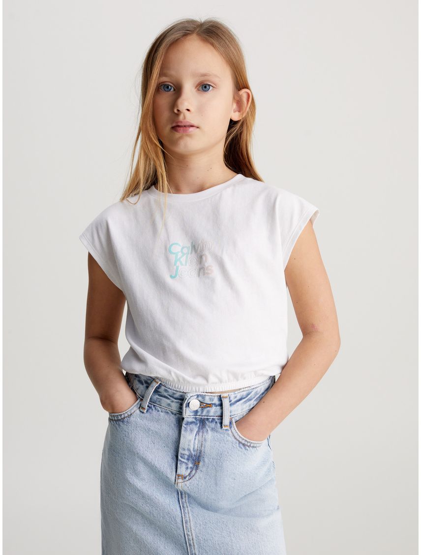 Camiseta blanca boxy con logo aterciopelado para niña
