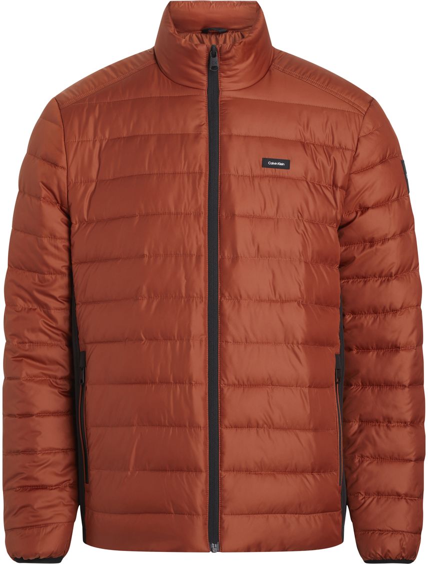 Chaqueta naranja de plumas de materiales reciclados