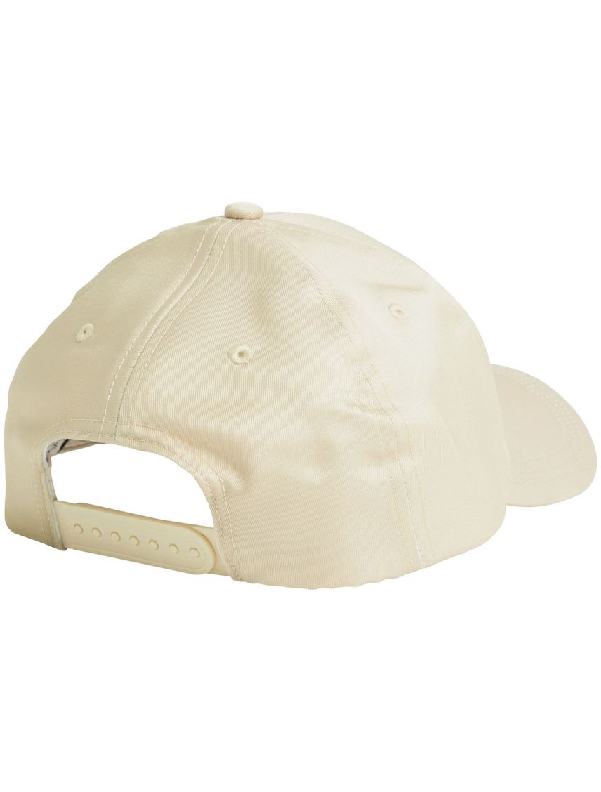 Gorra beige con parche de goma