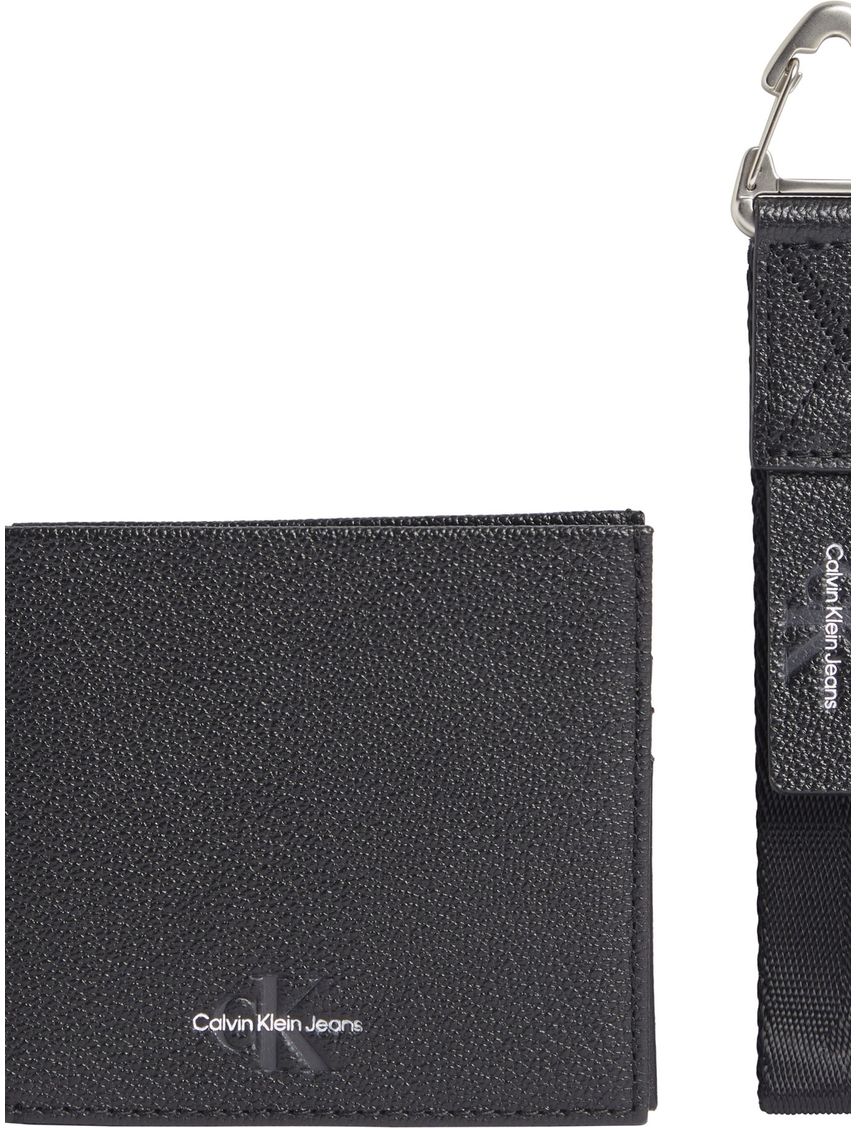 Billetera negra y llavero de cuero en set de regalo