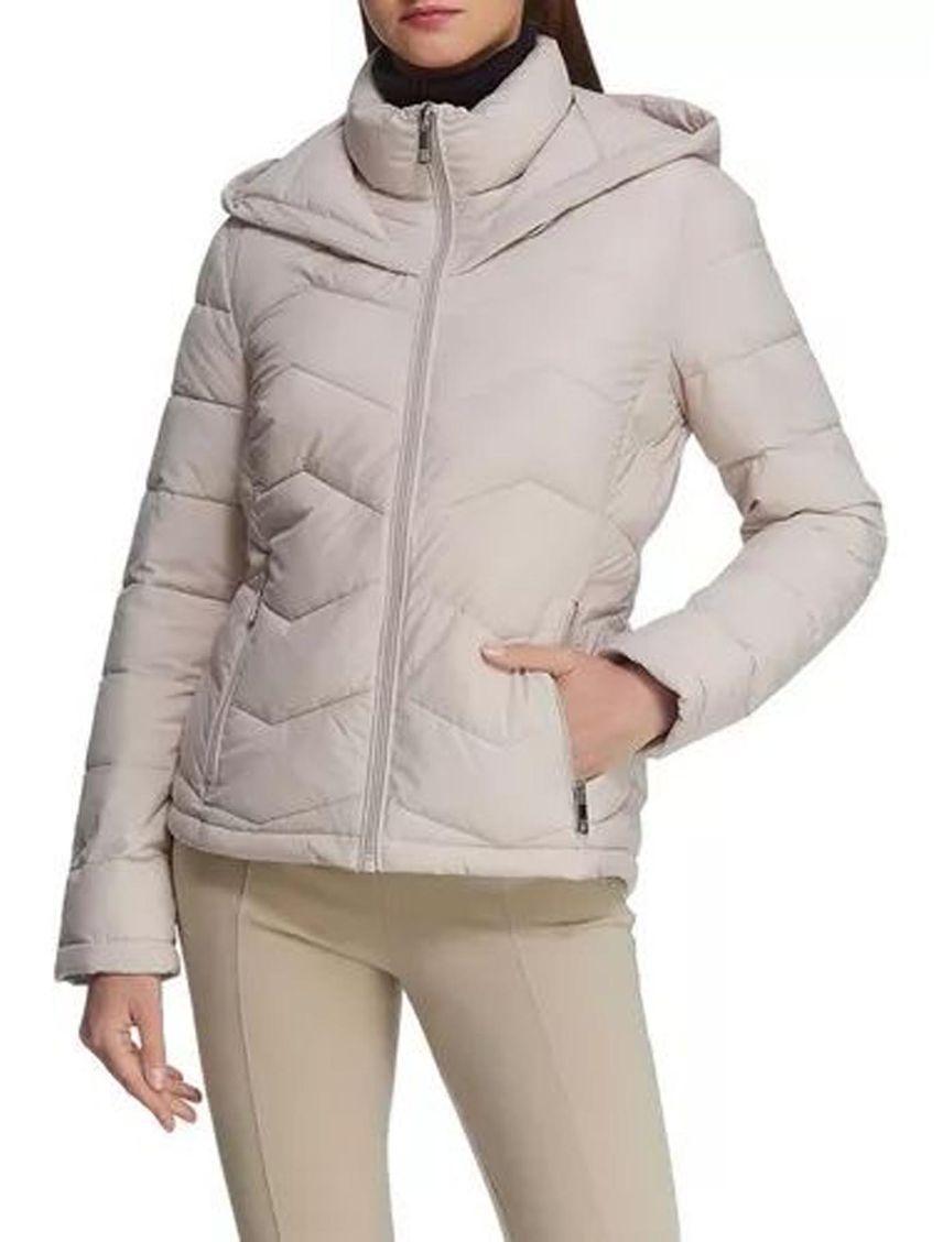 Chaqueta Crema Con Bolsillos Frontales Para Mujer