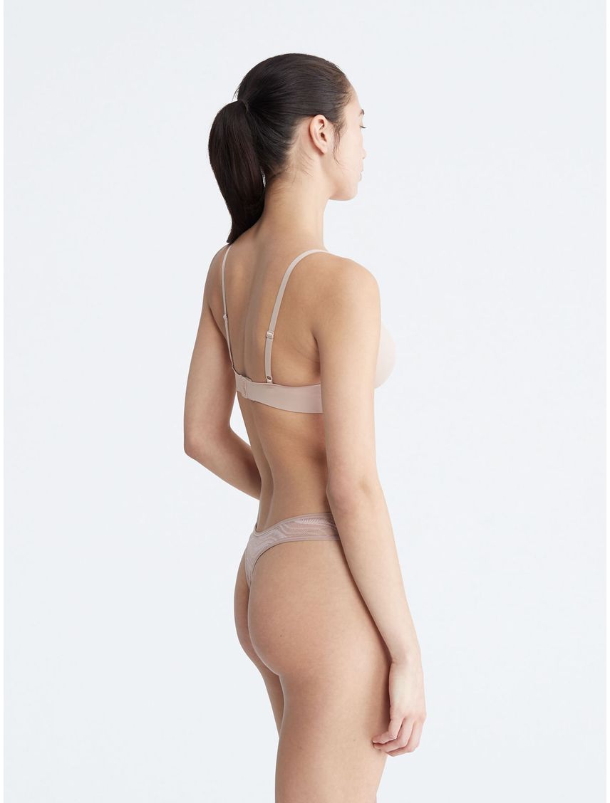 Tanga Beige De Encaje Para Mujer