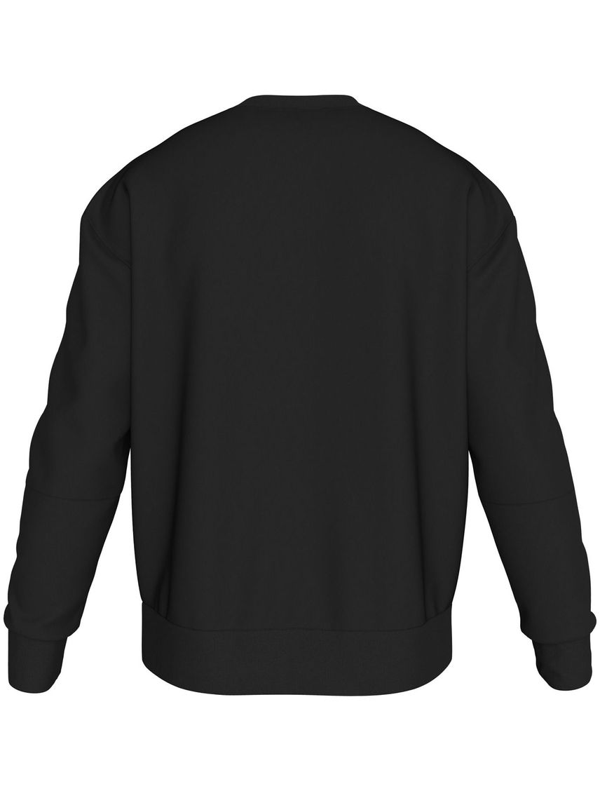 Saco negro con logo en el cuello