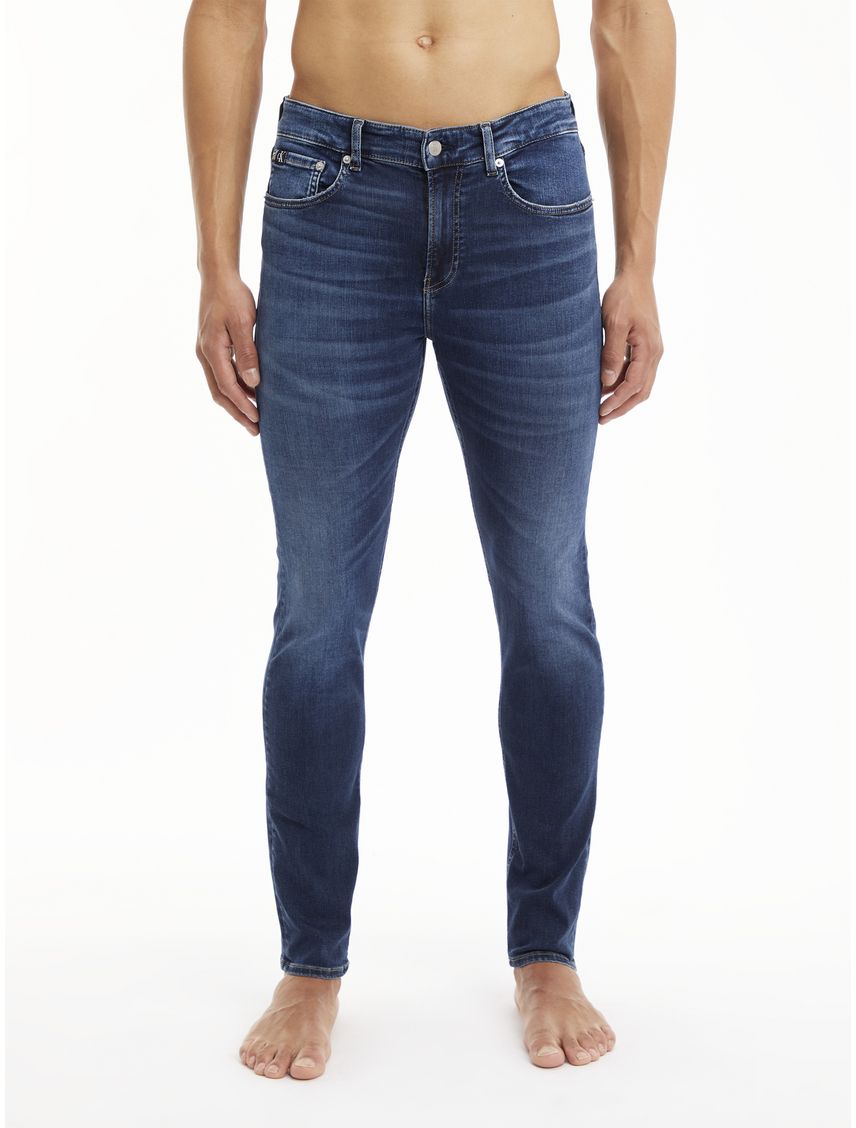 Jeans azul de corte skinny con logo