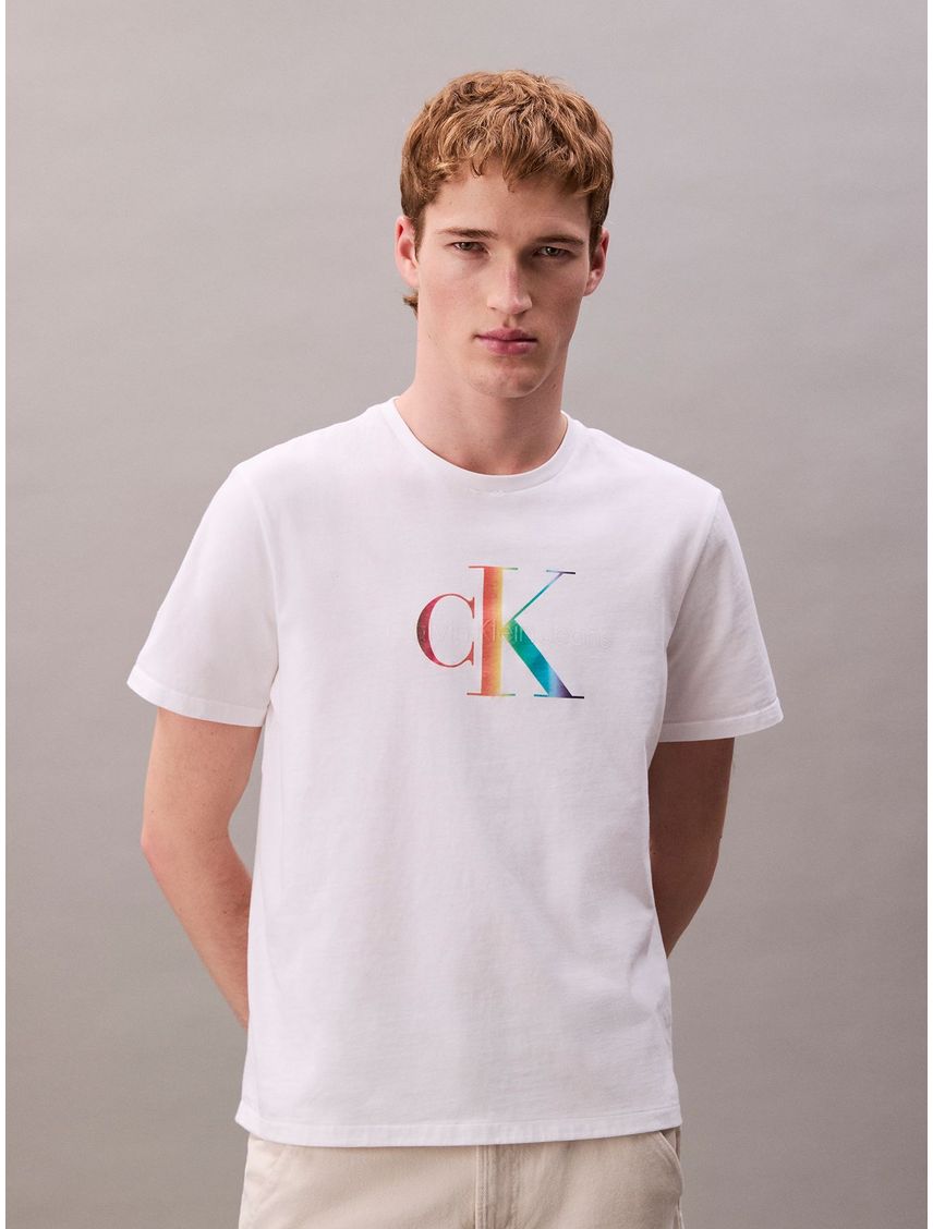 Camiseta blanca con monograma arcoíris - Pride