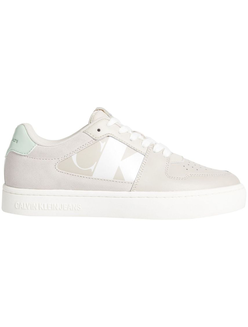 Tenis classic con detalles de gamuza