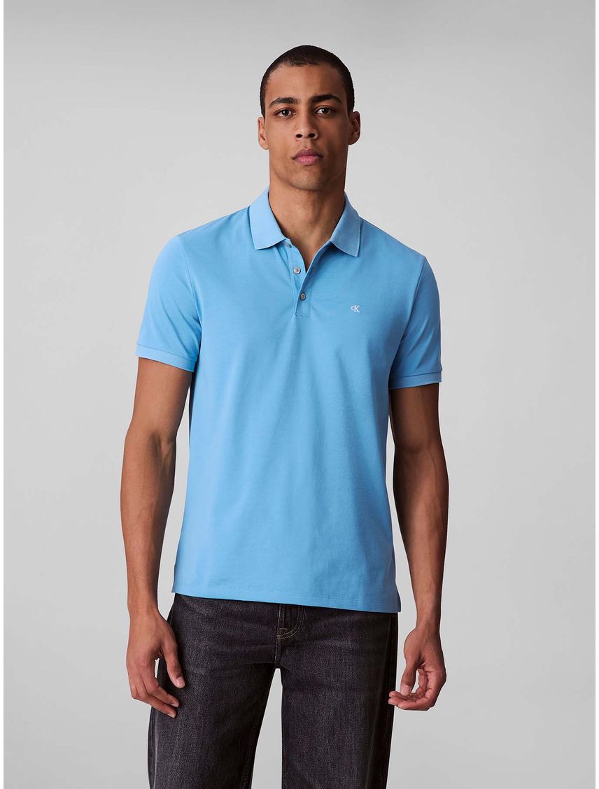 Polo con monograma bordado