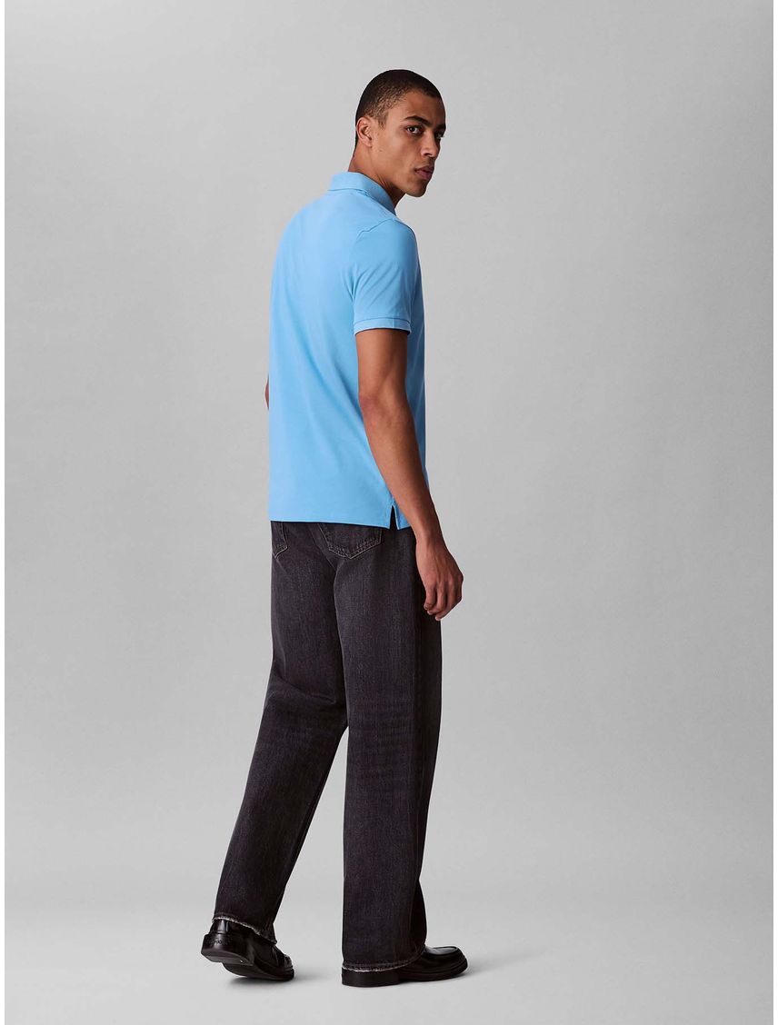 Polo con monograma bordado