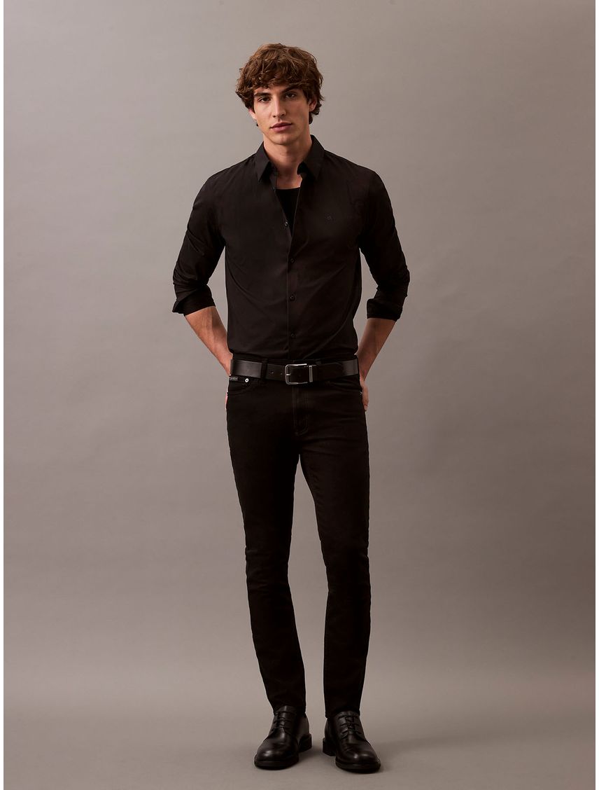 Camisa negra slim fit elástica de manga larga