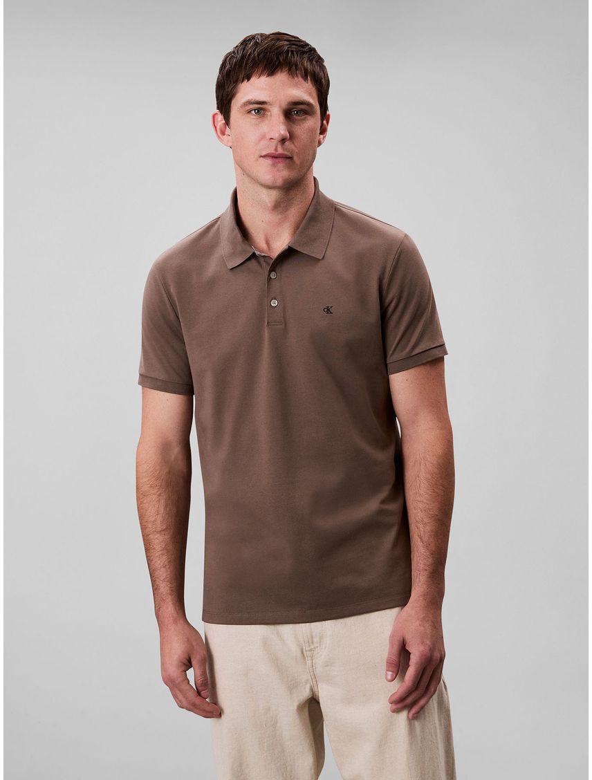 Polo con monograma bordado