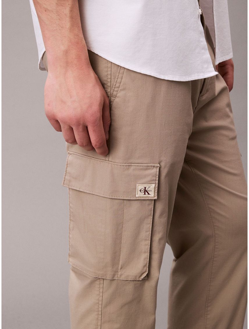 Pantalones beige cargo skinny de ripstop