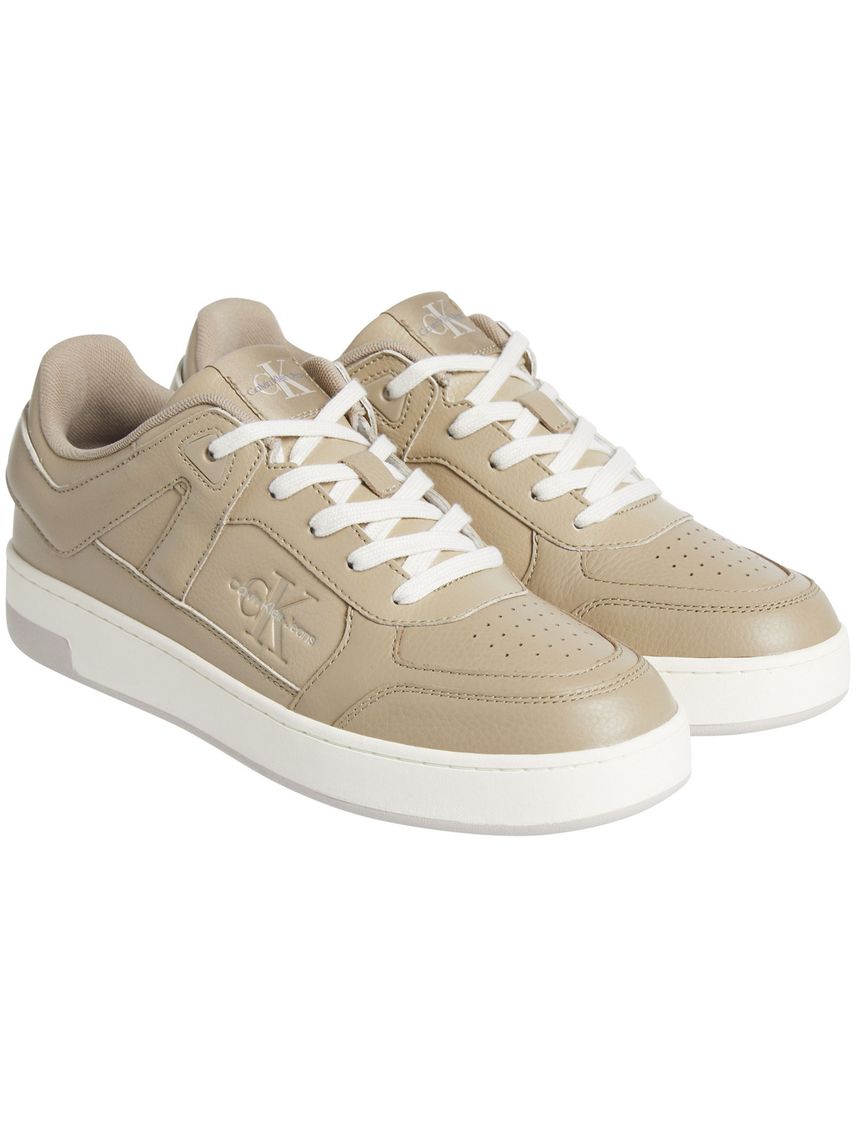 Tenis beige de cuero sintético
