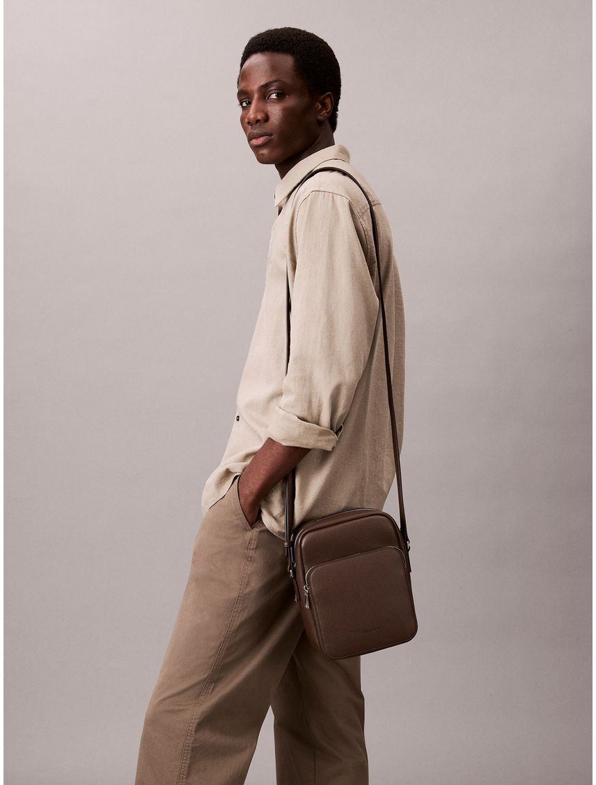 Bolso chocolate cruzado pequeña