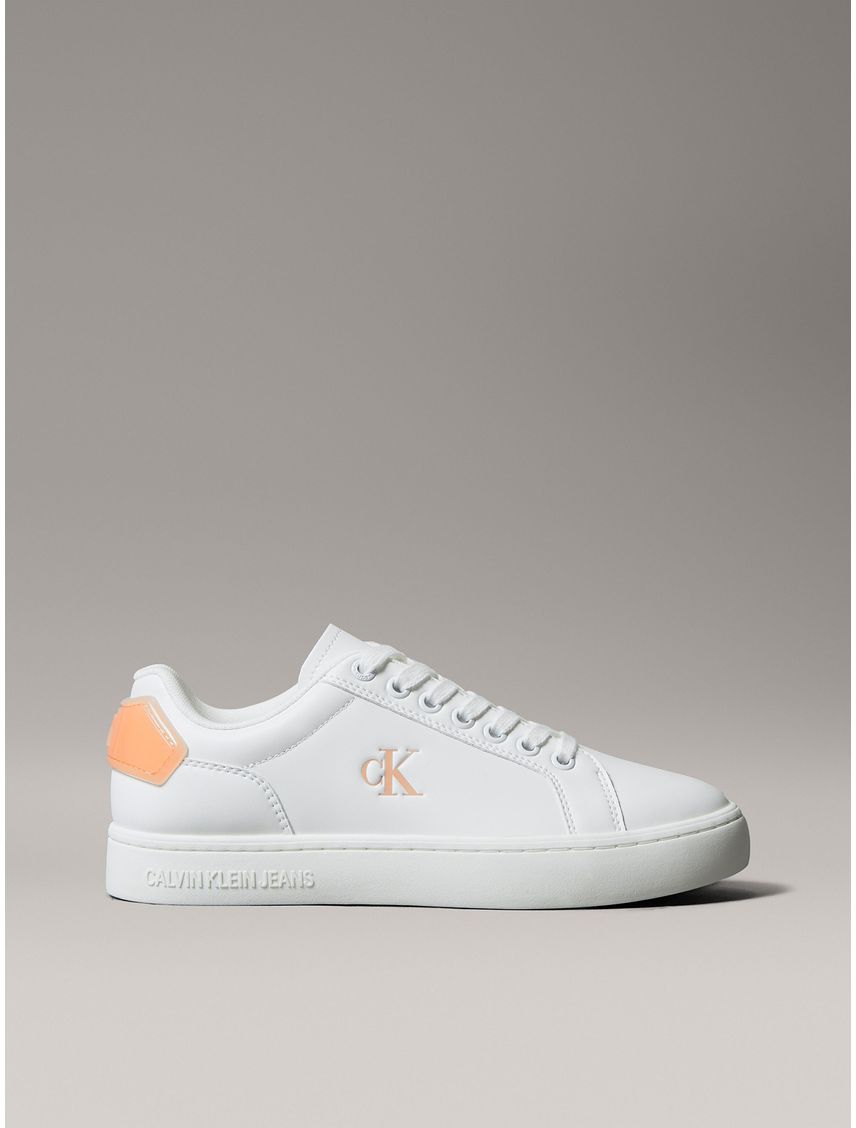 Tenis blanco classic cupsole de cuero con parche