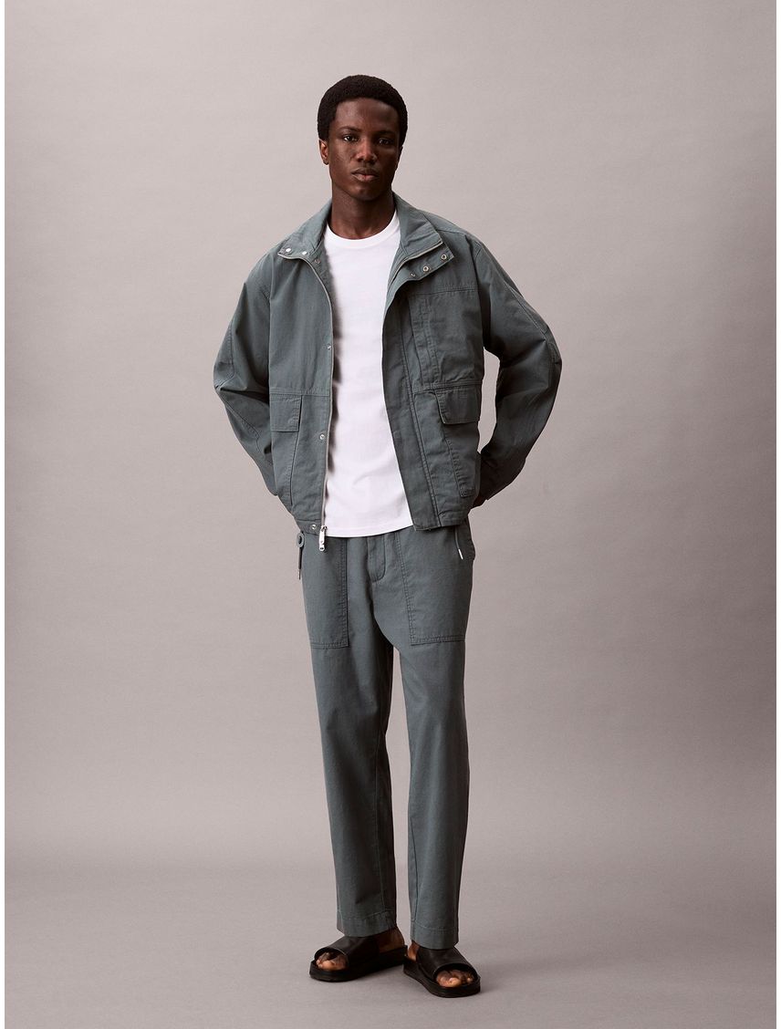 Camiseta blanca regular de manga corta con monograma bordado