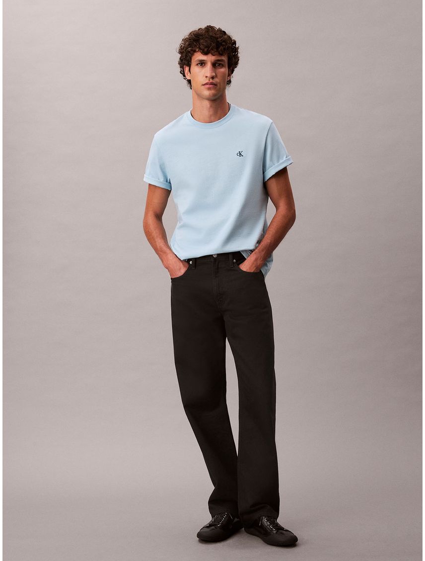 Camiseta azul cielo regular de manga corta con monograma bordado