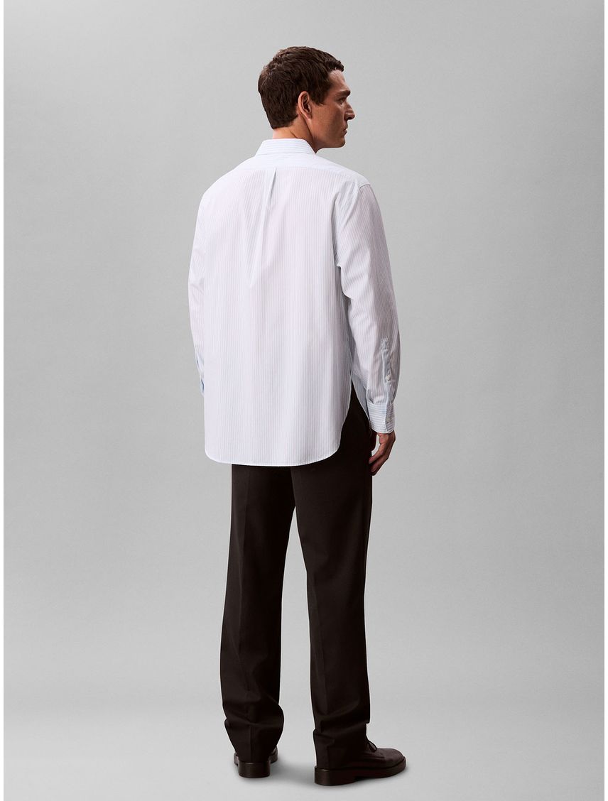 Camisa azul cielo relaxed de manga larga en tejido dobby a rayas